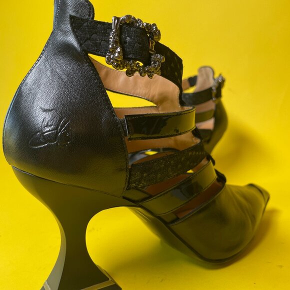 Fluevog ESOTERIC TEMPTATIONS ROS STRAPPY SHOE W/ SKULLS, size 9.5, black. - Picture 7 of 16